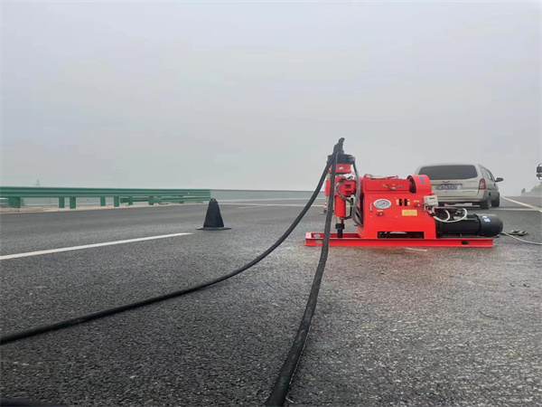 莫力达瓦马路路基路面开裂下沉注浆加固灌浆